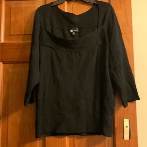 New size XL lightweight sweater